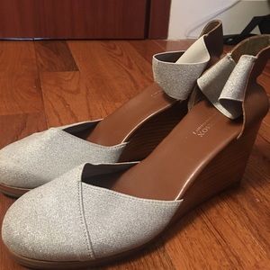 Silver Shimmering Wedges